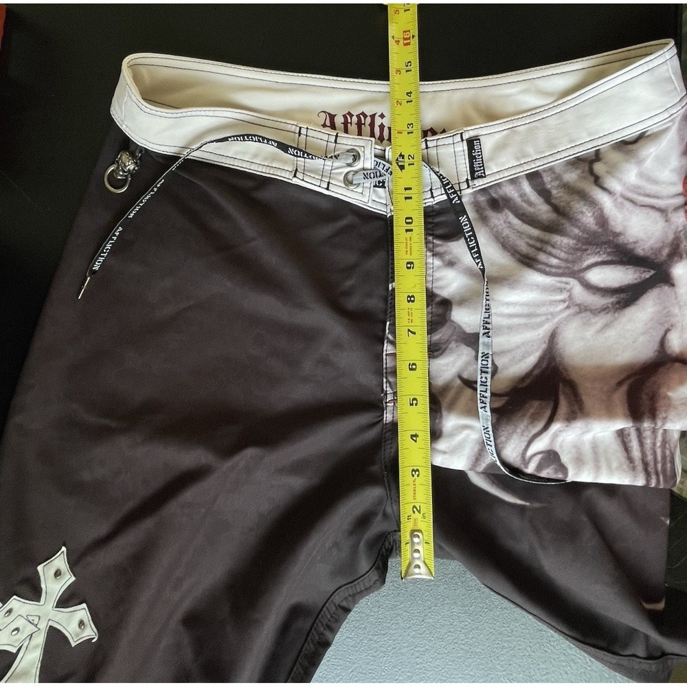 Affliction Board Shorts Mens 34 Brown Swim Trunks Gothic Skull Crosses MMA Y2K - Picture 15 of 16